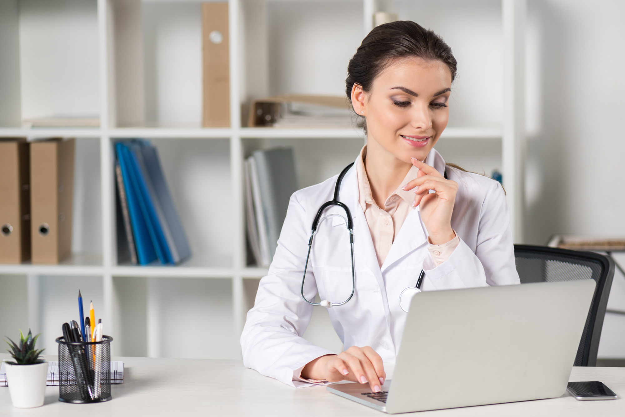 consultório médico usando a Telemedicina