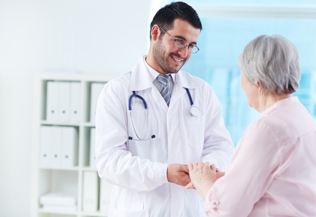 Lidando com pacientes idosos: conheça as melhores práticas