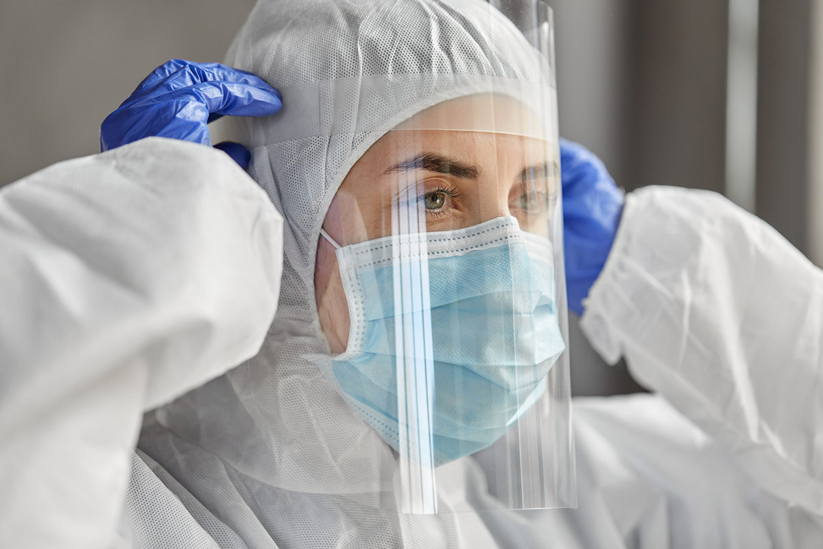 todos os resíduos médicos que ofereçam riscos de contaminação devem ser descartados separadamente