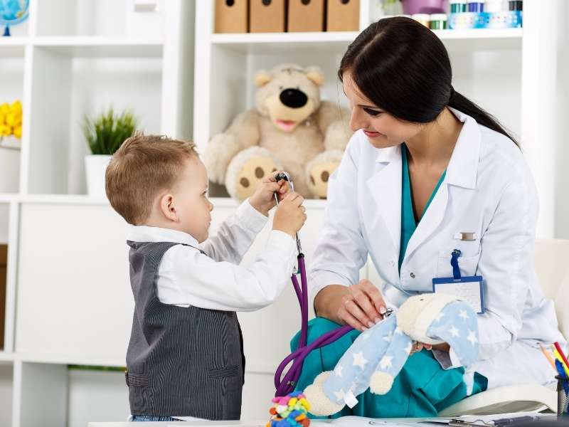 o consultório é o espaço onde o profissional de saúde faz o atendimento básico do paciente