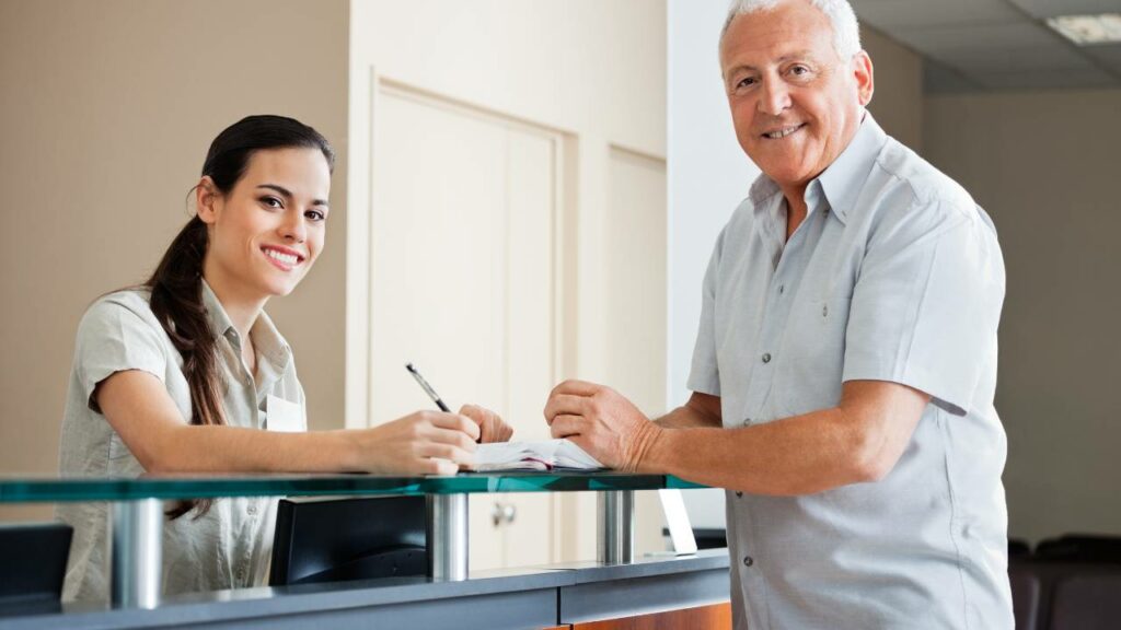 Como otimizar o atendimento na recepção do consultório ou clínica.