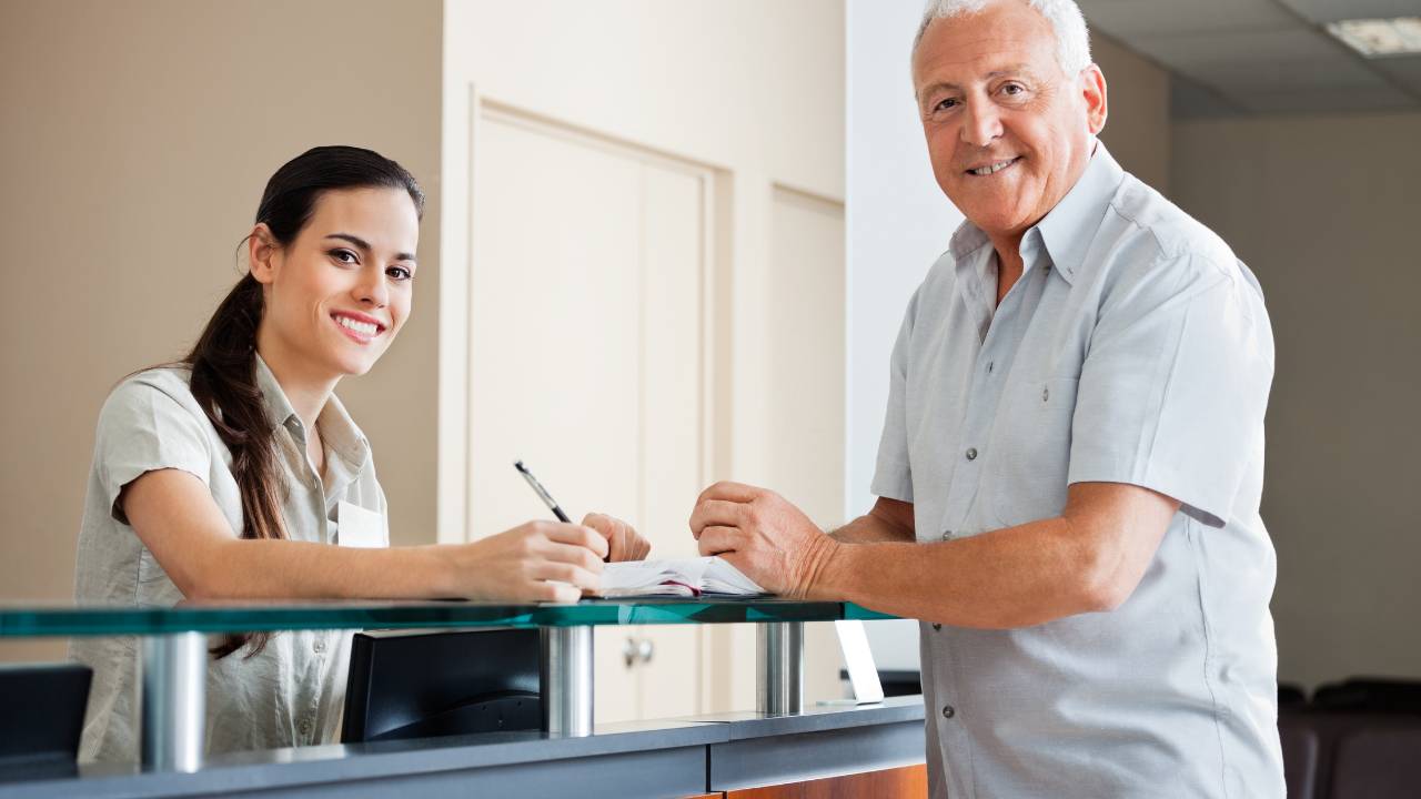 Como otimizar o atendimento na recepção do consultório ou clínica.